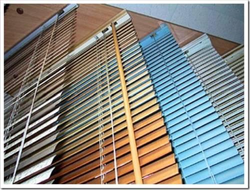 Как снять горизонтальные жалюзи с окна?