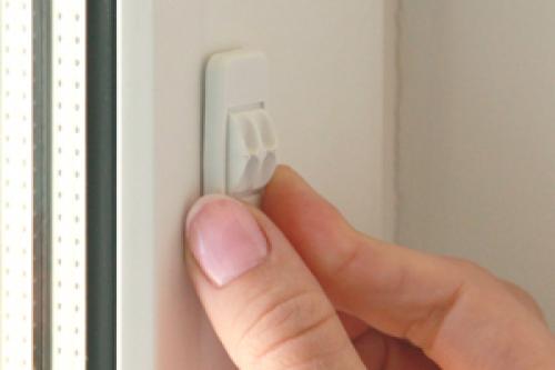 Рулонные шторы мини монтаж инструкция. Как самостоятельно и быстро установить рулонные шторы Мини на пластиковое окно 06 Рулонные шторы мини монтаж инструкция. Как самостоятельно и быстро установить рулонные шторы Мини на пластиковое окно 06