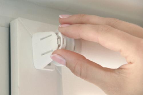 Рулонные шторы мини монтаж инструкция. Как самостоятельно и быстро установить рулонные шторы Мини на пластиковое окно 04 Рулонные шторы мини монтаж инструкция. Как самостоятельно и быстро установить рулонные шторы Мини на пластиковое окно 04