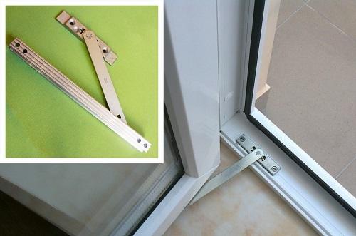 Ограничитель для окон без сверления. Устройство и виды оконных ограничителей