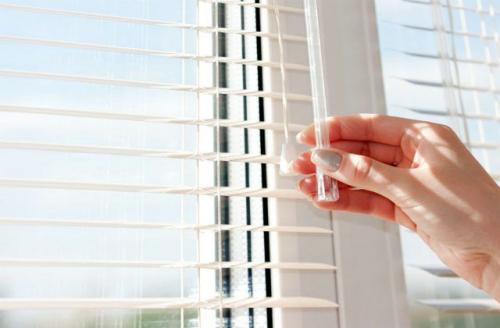 Как мыть алюминиевые жалюзи. Из чего производятся жалюзи? 03 Как мыть алюминиевые жалюзи. Из чего производятся жалюзи? 03