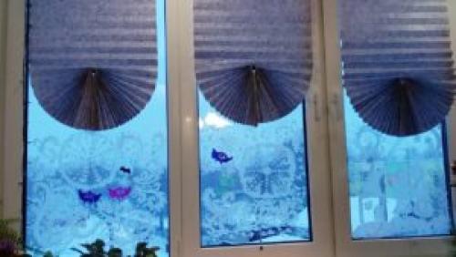 Как закрепить самодельные жалюзи. Как сделать жалюзи из обоев: пошаговая инструкция с фото, видео