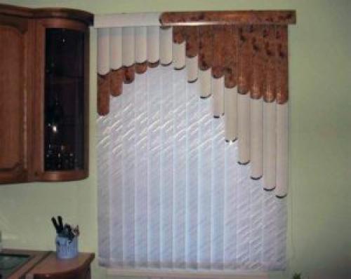 Как закрепить самодельные жалюзи. Как сделать жалюзи из обоев: пошаговая инструкция с фото, видео