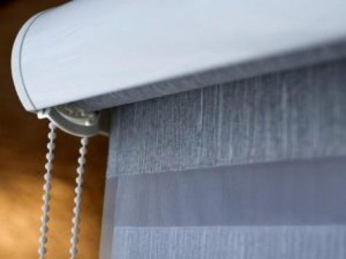 Как стирать рулонные шторы день-ночь. Механизм «День-Ночь» — что это?