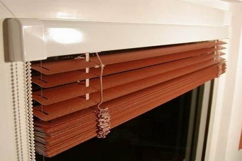 Как правильно замерять окно для жалюзей. Снятие мерок габаритов жалюзи для пластиковых окон