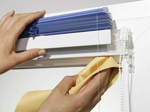 Можно ли стирать жалюзи в стиральной машине. Какие жалюзи можно стирать