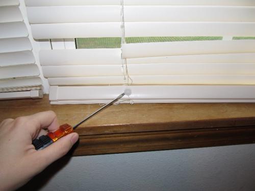 Жалюзи падают. Ремонт горизонтальных жалюзи своими руками