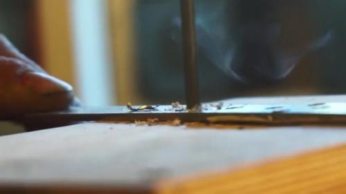 Ограничитель открывания окна своими руками. Процесс изготовления оконных защелок и ограничителя открывания створки окна