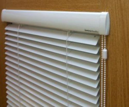 Что лучше жалюзи или шторы. Особенности системы открывания жалюзи