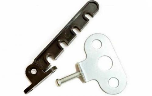 Какой ограничитель на окно лучше. Что такое гребенка для окна