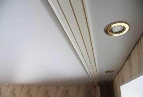 Как одеть бленду на потолочный карниз. Монтаж потолочного карниза к бетонному перекрытию