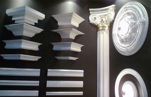 Как вырезать внутренний угол потолочного плинтуса. Как вырезать угол потолочного плинтуса