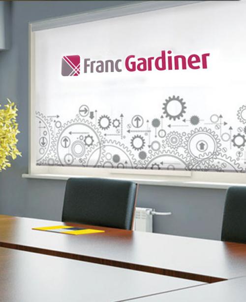 На что приклеить рулонные шторы к пластиковому окну. Монтаж рулонных штор - что делать, если не хочется сверлить окно и использовать саморезы? 02 На что приклеить рулонные шторы к пластиковому окну. Монтаж рулонных штор - что делать, если не хочется сверлить окно и использовать саморезы? 02