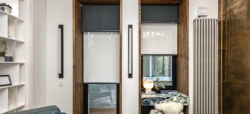 Как ухаживать за жалюзи и рулонными шторами. Как постирать рулонные шторы в домашних условиях вручную 01 Как ухаживать за жалюзи и рулонными шторами. Как постирать рулонные шторы в домашних условиях вручную 01