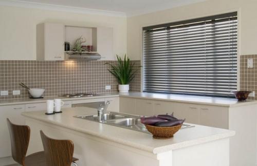Тканевые жалюзи на кухню. Горизонтальные жалюзи