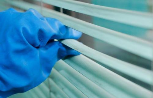 5 способов почистить жалюзи. Пошаговая инструкция по чистке таких жалюзи 03