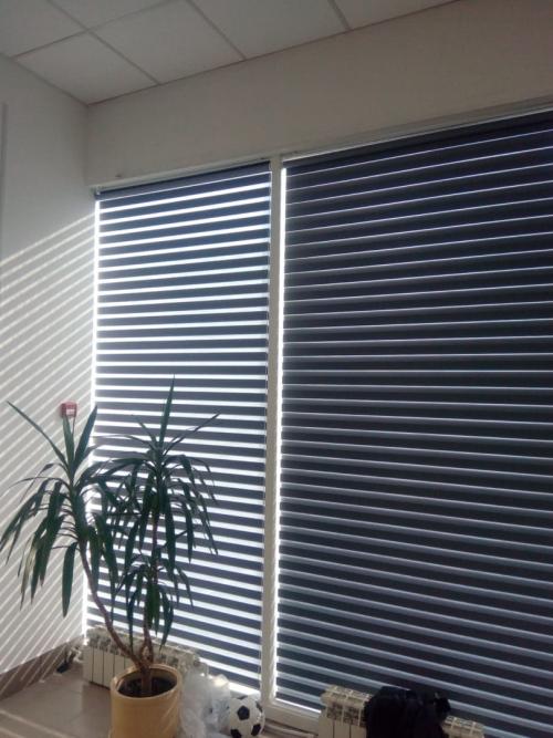 Установка рулонных штор день-ночь с леской. Преимущества, виды, особенности