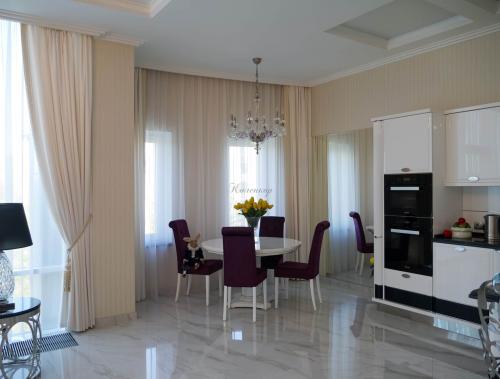 Как стирать плотные шторы. Стирка штор без декоративных деталей в машине-автомате и вручную