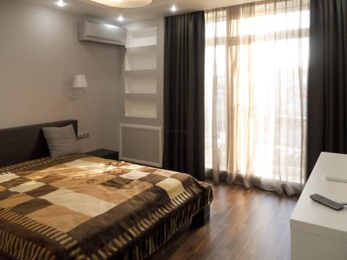 Как стирать плотные шторы. Стирка штор без декоративных деталей в машине-автомате и вручную