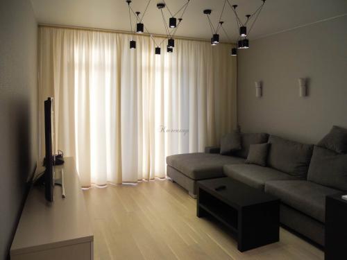 Как стирать плотные шторы. Стирка штор без декоративных деталей в машине-автомате и вручную