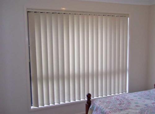 Монтируем горизонтальные жалюзи на пластиковые окна. Как установить жалюзи на пластиковые окна: крепим к стене или оконному проему