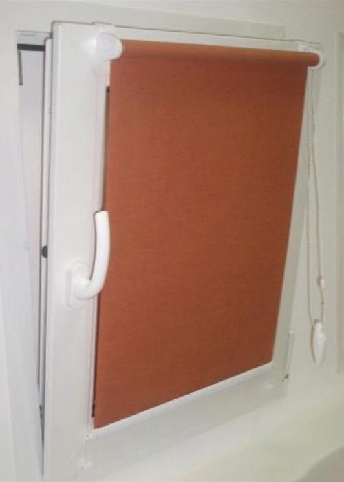 Как сделать рулонные шторы из обоев своими руками. Жалюзи из обоев 09