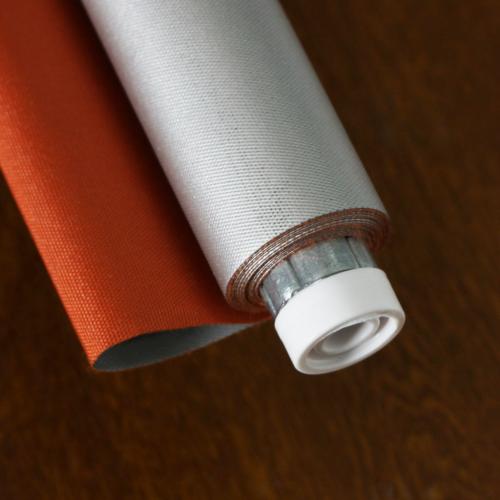 Монтаж направляющей струны на рулонной шторе системы мини. 05