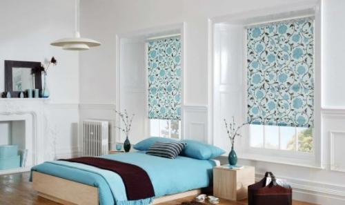 Как зафиксировать рулонную штору снизу. Крепление рулонных штор к стене (потолку)