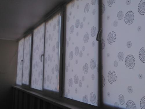 Так просто сделать жалюзи из обычных обоев. Изготовление изделия дома своими руками 08