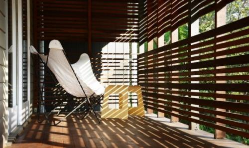 Жалюзи на балкон от солнца. Какие жалюзи лучше на балкон? Обзор вариантов, плюсы и минусы (35 фото)