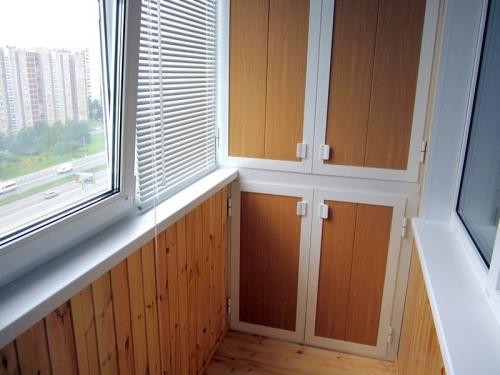 Жалюзи на балкон 6 метров. Жалюзи на балкон – инструкции по выбору и установке своими руками разных типов светозащитных элементов