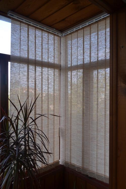 Жалюзи на балкон 6 метров. Жалюзи на балкон – инструкции по выбору и установке своими руками разных типов светозащитных элементов