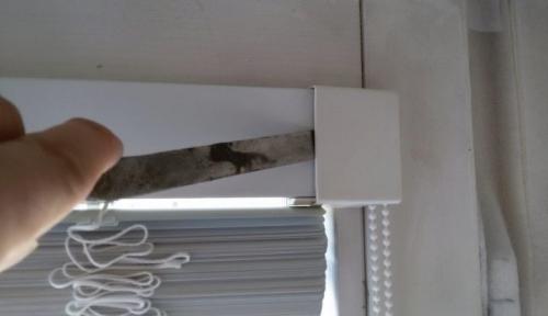Как снять с окон жалюзи различной конфигурации. Как снять горизонтальные жалюзи 07