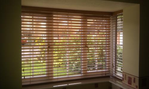 Жалюзи из натурального дерева. Плюсы и минусы жалюзи из дерева