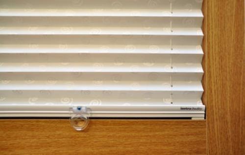 Жалюзи плюсы и минусы. Чем отличаются рулонные шторы от жалюзи 01 Жалюзи плюсы и минусы. Чем отличаются рулонные шторы от жалюзи 01