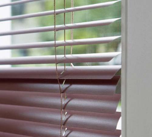 Какие жалюзи лучше алюминиевые или пластиковые. Какие выбрать жалюзи пластиковые или алюминиевые?