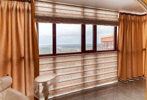 Жалюзи на панорамные окна. Форма и размеры окна