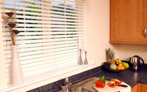 Вертикальные жалюзи для кухни. Плюсы и минусы жалюзи на кухне