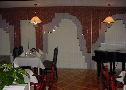 Мульти вертикальные жалюзи. Мультифактурные вертикальные жалюзи в интерьере