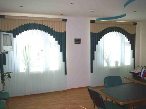 Мульти вертикальные жалюзи. Мультифактурные вертикальные жалюзи в интерьере