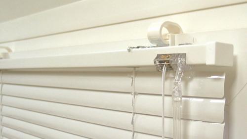 Крепление для жалюзи без сверления. Жалюзи на пластиковые окна без сверления