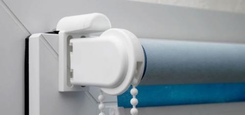 Установка жалюзи на пластиковые окна без сверления. Жалюзи на пластиковые окна без сверления