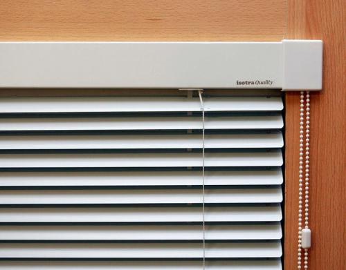 Как крепить жалюзи на пластиковые окна без сверления. Альтернативные виды монтажа