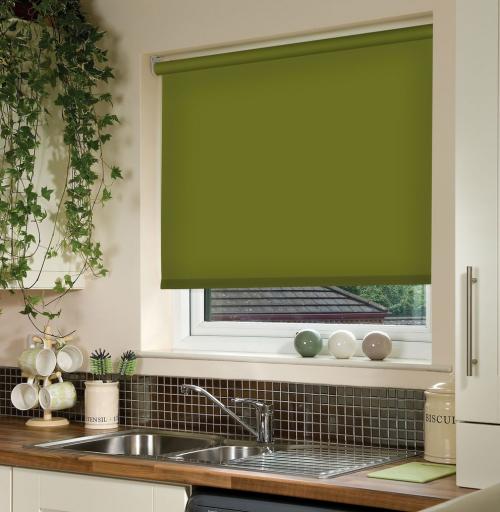 Как повесить рулонные шторы на двухсторонний скотч. Варианты крепления рулонных штор на пластиковые окна или к стене