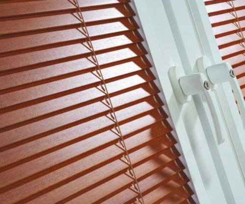 Как отрегулировать вертикальные жалюзи. Характеристики горизонтальных жалюзи
