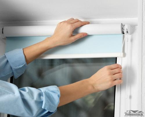 Как крепить рулонные шторы на пластиковые окна без сверления. Что понадобится для крепления рулонных штор