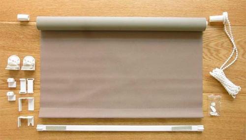 Как снять заглушку с рулонной шторы. Как поменять ткань оставив механизм управления