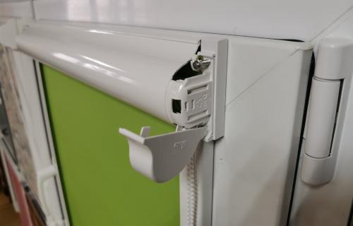 Демонтаж рулонных штор уни 2 установленных на.. Порядок установки изделия