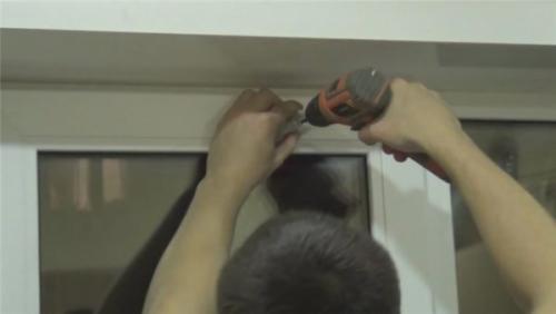 Крепеж для жалюзи на пластиковые окна. Актуальные способы крепления