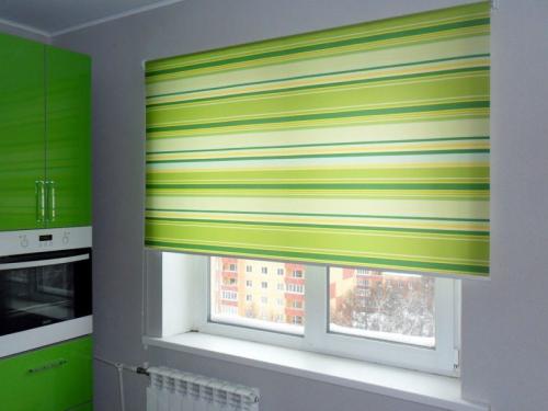 Как установить жалюзи рулонные. Установка рулонных штор на пластиковое окно своими руками